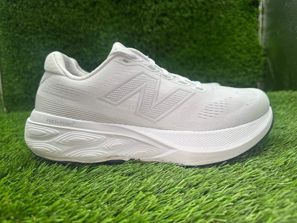 New Balance Fresh Foam X 880v15 W880W15 Athletic Sneaker Unisex M6.5/W8 White